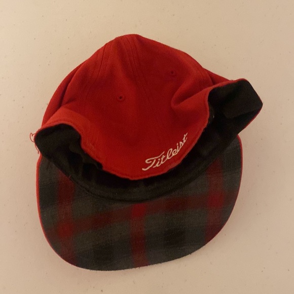 Titleist Flex Fit Golf Hat - Picture 2 of 3